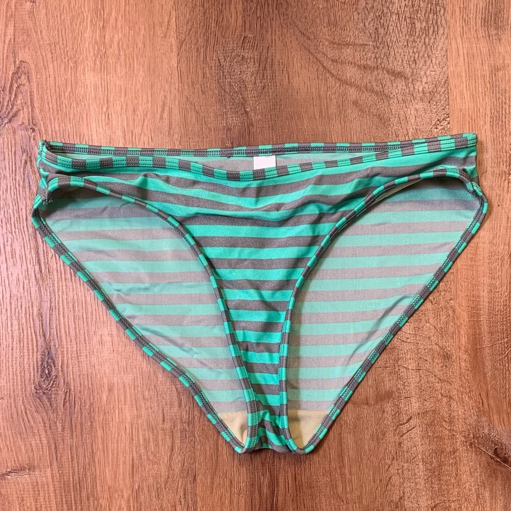 AA swim bottoms 🌴